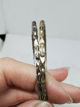 Vintage Pair Of Sterling Silver Diamond Cut Patterned Flat Wire Bangle Bracelets
