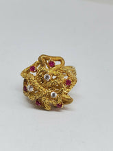 Vintage 18k Yellow Gold Diamond And Burma Ruby Textured Knot Flower Ring Heavy