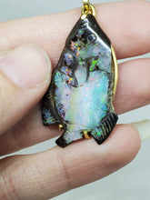 Vintage 18k Yellow Gold Koroit Boulder Opal Carved Fish Pendant *Broken Fins*