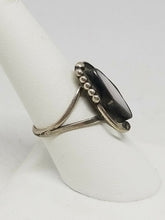 Vintage Navajo Old Pawn Sterling Silver Mother of Pearl Ring Size 7.25