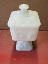 Vintage Westmoreland Beaded Grapes White Milk Glass Pedestal Candy Dish With Lid