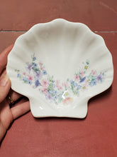 Vintage Wedgwood Bone China Angela Seashell Shaped Colorful Flower Dish