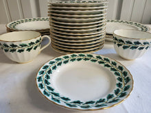 Vintage 26pc Royal Worchester Royal Oak Green Leaf Pattern Dish Set