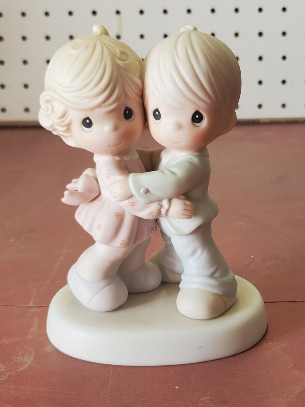 Vintage 1990 Enesco Precious Moments Hug One Another Porcelain Figurine