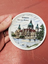 Vtg Dp Porzella Handcoloriert Sannover Das Neue Rathaus Miniature Souvenir Plate
