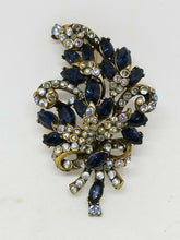 Vintage Hollycraft COPR 1952 Sapphire And Light Sapphire Floral Bouquet Brooch
