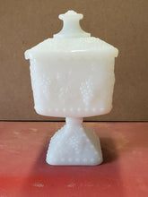 Vintage Westmoreland Beaded Grapes White Milk Glass Pedestal Candy Dish With Lid