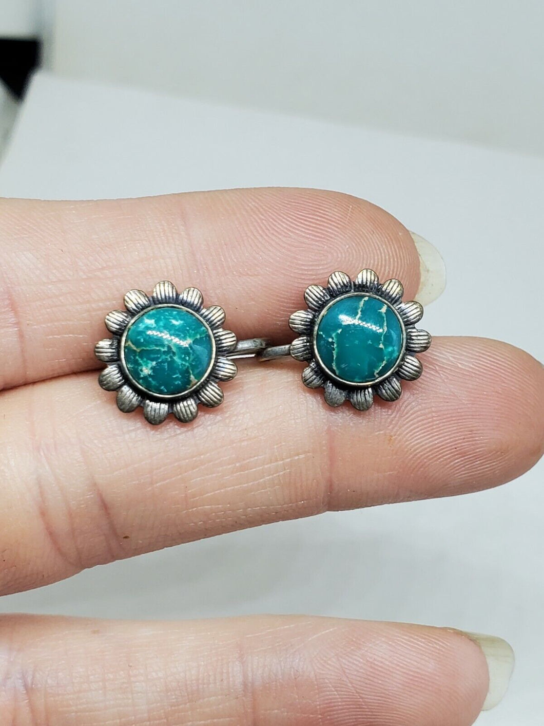 Vintage Sterling Silver Navajo Turquoise Flower Screwback Earrings