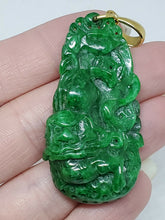 Vintage 18k Yellow Gold AU 750 Carved Dark Green Jade Foo Dog Amulet Pendant