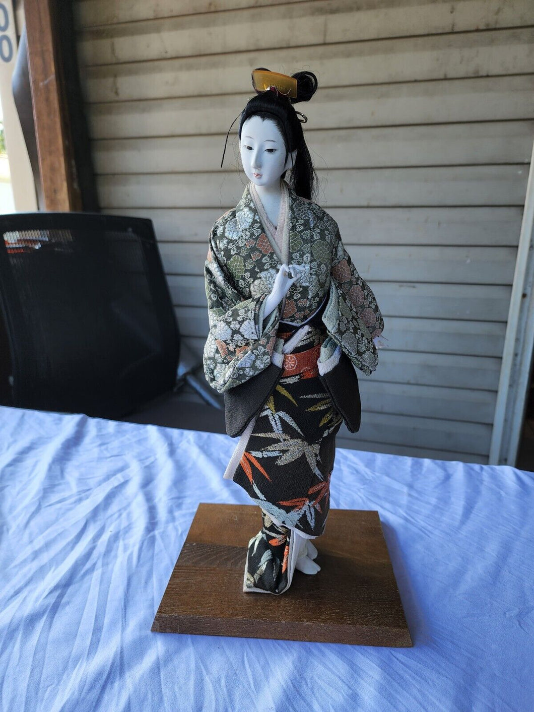Vintage Handmade Japanese Geisha Doll On Stand Silk Fabric Kimono White Face 17