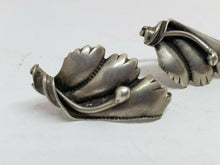 Vintage 1950s Sterling Silver Mexico Repousse Leaf Swirl Screwback Earrings